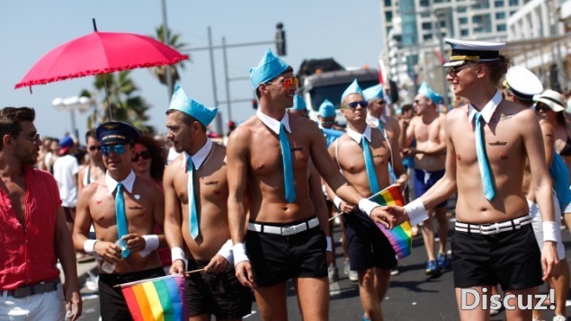 gayparade1-635x357.jpg